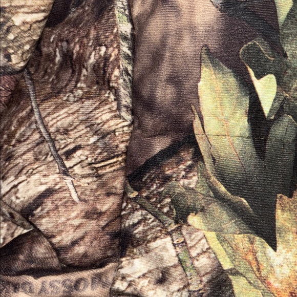 Women's Camouflage Hooded Jacket - Picture 12 of 12